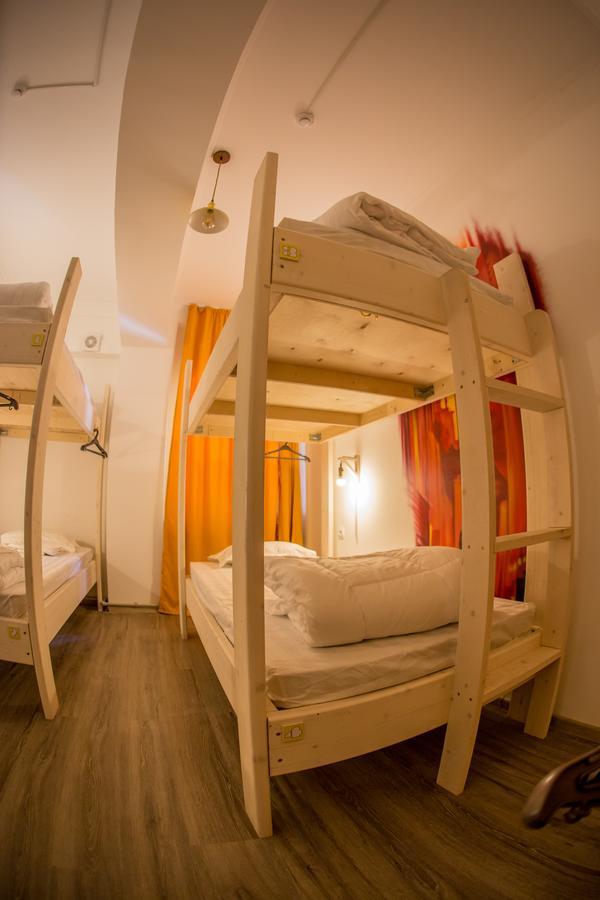West Point Soul Hostel Almaty Esterno foto