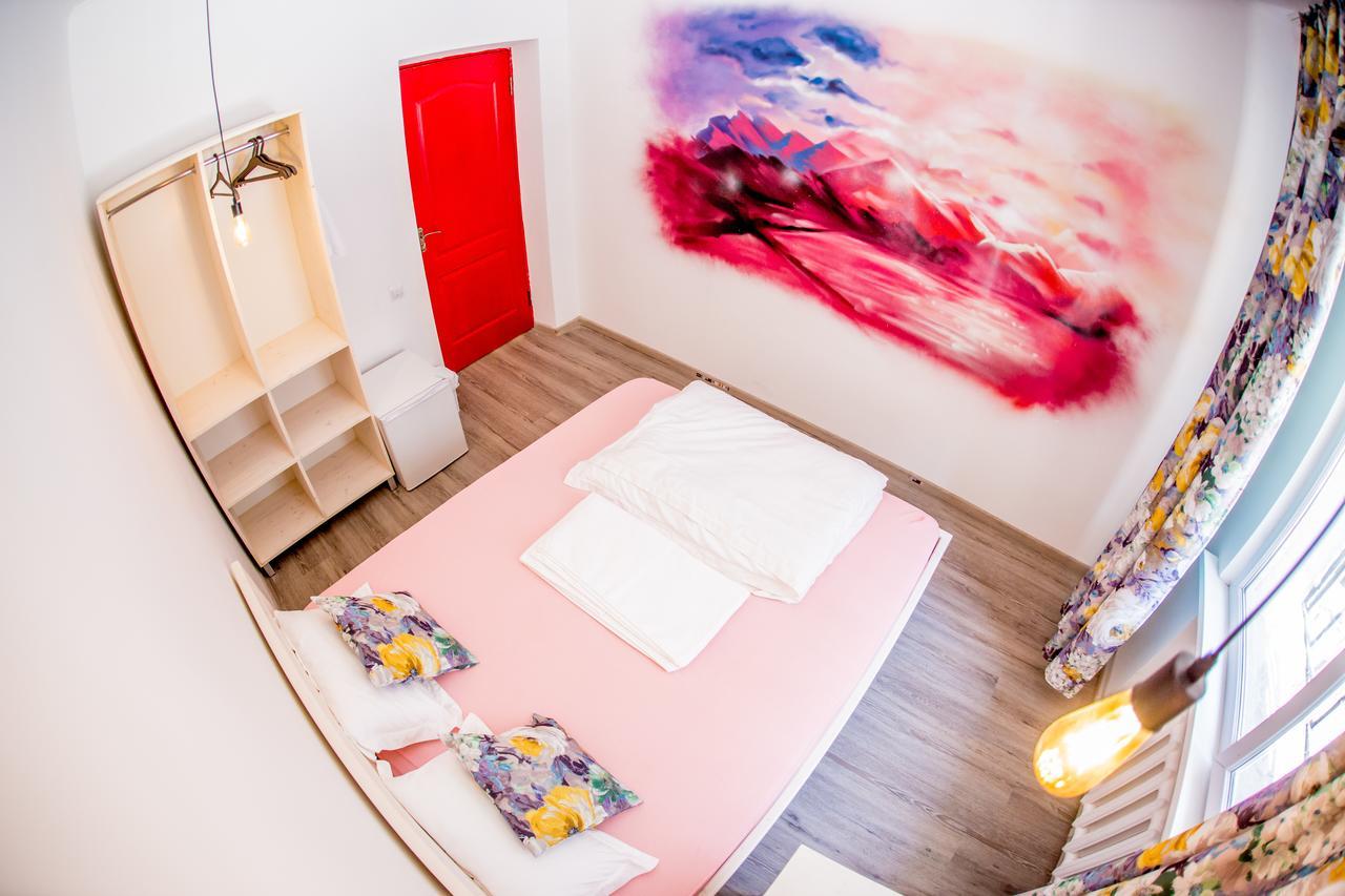 West Point Soul Hostel Almaty Esterno foto