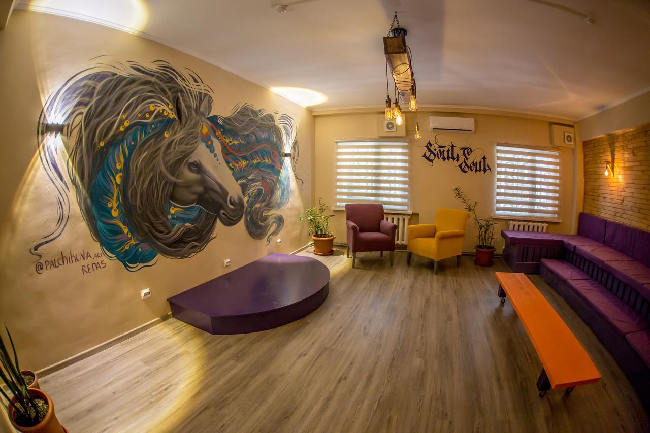 West Point Soul Hostel Almaty Esterno foto