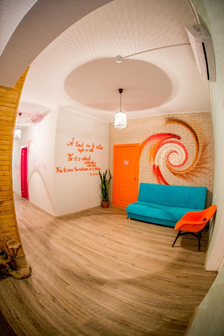 West Point Soul Hostel Almaty Esterno foto