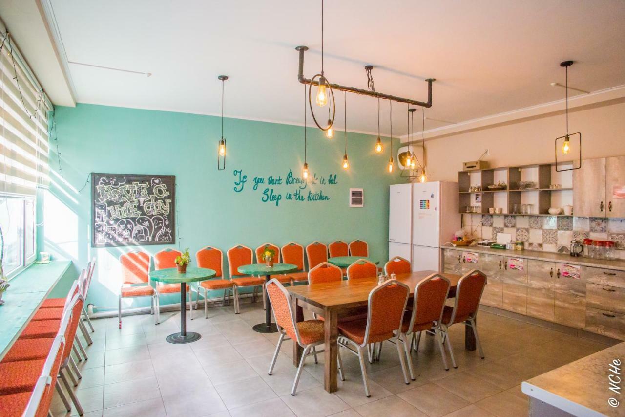 West Point Soul Hostel Almaty Esterno foto